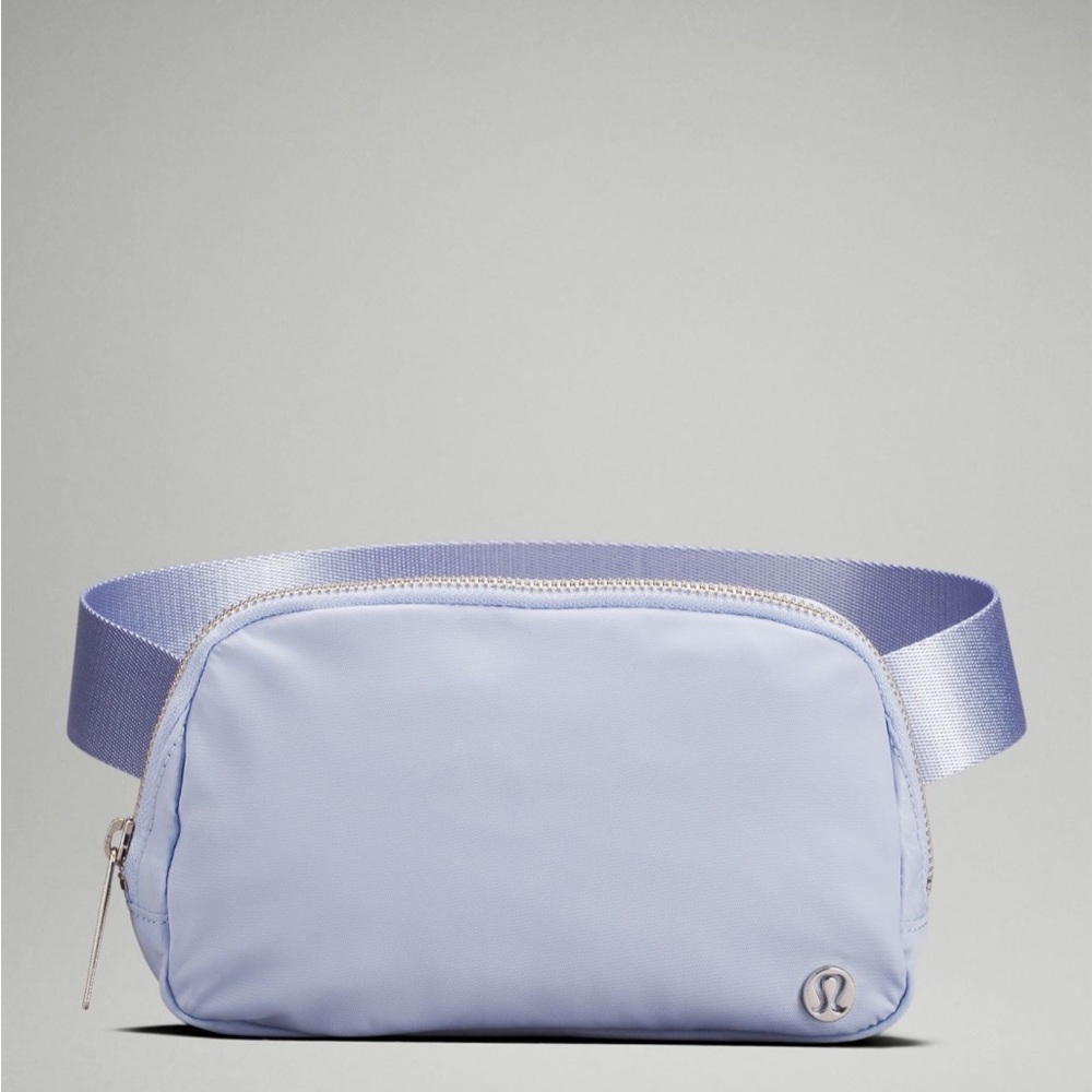 NWT Lululemon Everywhere Belt Bag Pastel Blue